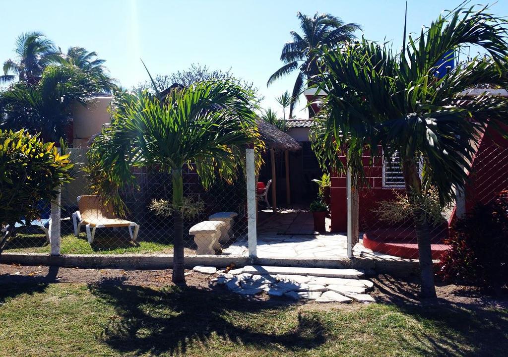 'Entrada privada a las habitaciones' Casas particulares are an alternative to hotels in Cuba.